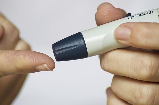 uzorkovanje krvi za mjerenje šećera kod dijabetesa